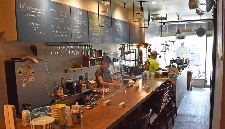 新井薬師前「マロロガバワン」店内カウンター席