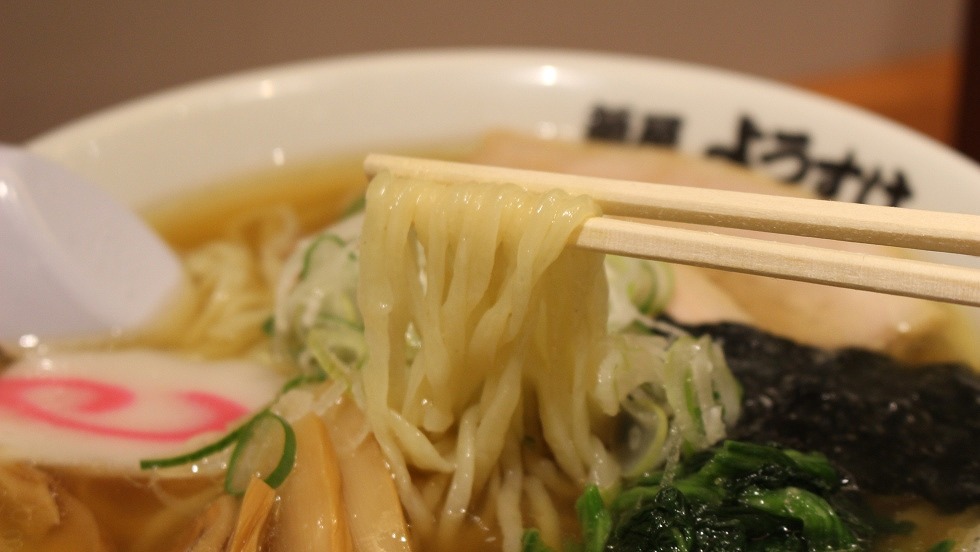 「醤油ラーメン」の麺