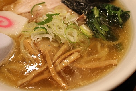 「醤油ラーメン」のスープ
