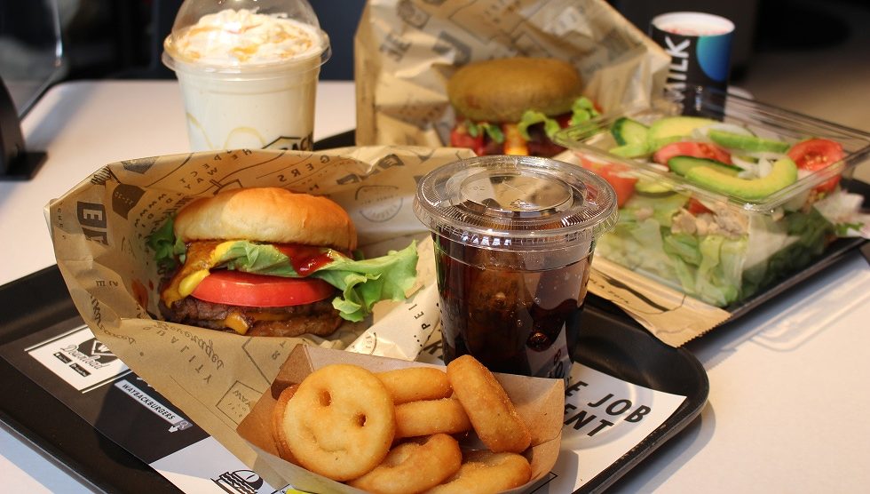 アメリカで大人気のハンバーガーチェーンが日本初上陸！『Wayback Burgers』表参道に3/11グランドオープン！