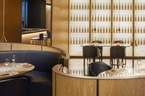 『ARMANI / RISTORANTE』の店内