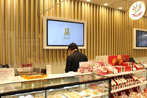 『ミラノドルチェ　トレ・スパーデ』の店頭