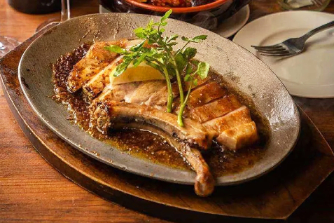 「ベルサイユの豚 西新宿」の料理例