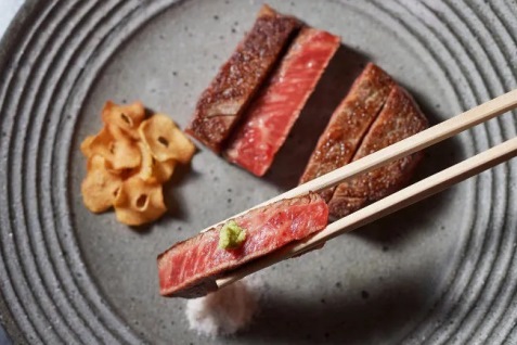 『TOKYO KAIKAN 會』の肉料理