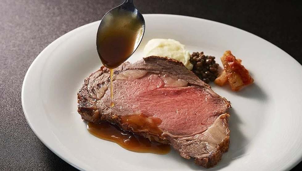 東京駅で肉料理を堪能！