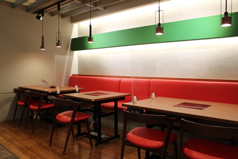 『YUKA伊』店内