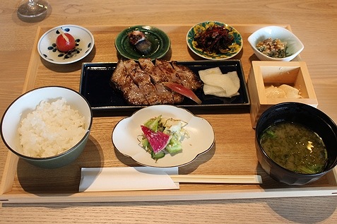 ランチ「ときのとき御膳＜肉＞」