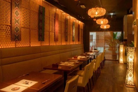 『Asiantable WAKA-DORI』店内
