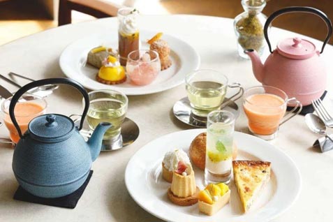 『SALON BAKE&TEA（サロン ベイクアンドティー）』の「オーダースイーツブッフェ」