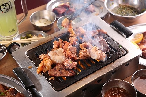 『大阪焼肉・ホルモン ふたご 新橋烏森店』の焼肉