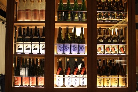 「土鍋炊ごはん なかよし 丸の内二重橋スクエア店」日本酒イメージ