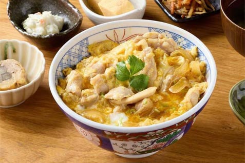 『野乃鳥 丹波赤どり専門 とりのや 本店』の「名物 丹波赤どり 親子丼」