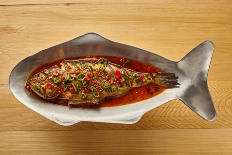 『香辣里』の「香辣鱼（臭魚〜季節の白身魚の香辣蒸し）」