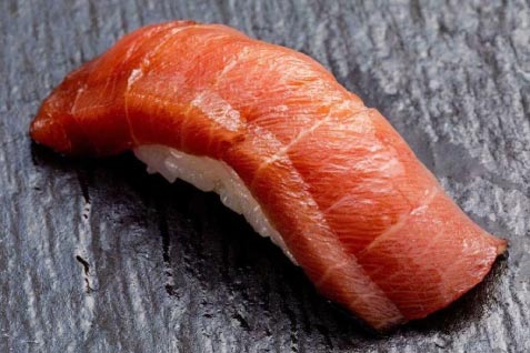 「鮨 やまけん 新宿東口店」の寿司例
