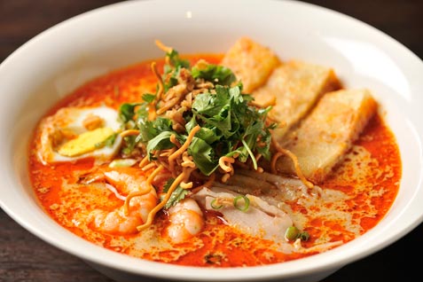 『マレー・アジアン・クイジーン』のスープカレー麺「ミーラクサ」