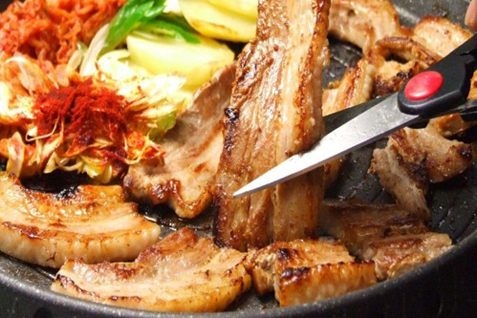 「韓国家庭料理フルハウス」の「サムギョプサル」