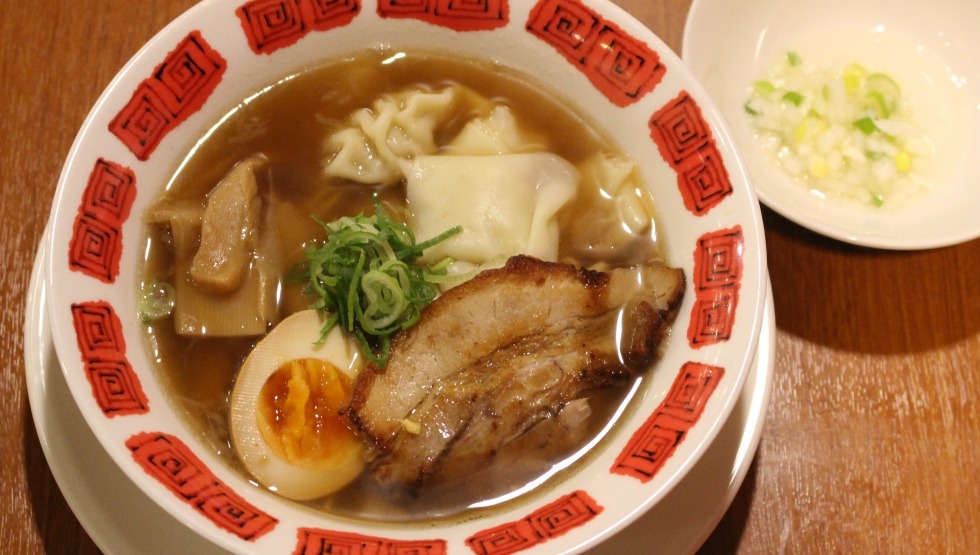 「豚雲吞麺」