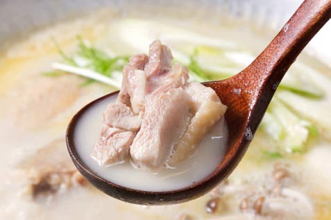『大衆居酒屋 とりいちず 秋葉原昭和通り店』の「水炊き」