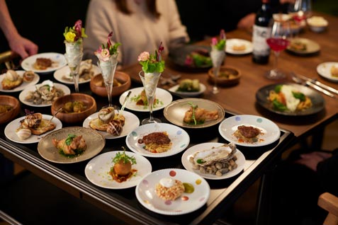 『ASTERISCO（アステリスコ）』の「YUMCHA STYLE（ヤムチャスタイル）」ワゴンサービス