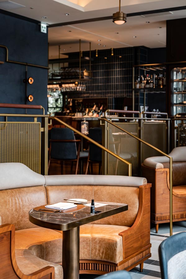 「District-Brasserie,Bar,Lounge」の内観