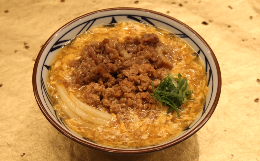 丸亀製麺「肉がさね玉子あんかけうどん」期間限定発売！