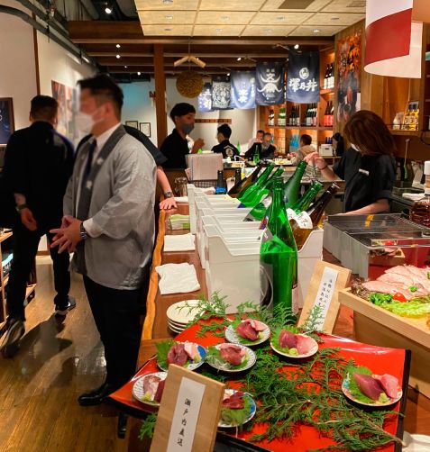 日本酒居酒屋虎連坊の「蔵元の解説付き 酒肴ビュッフェ付き試飲会」