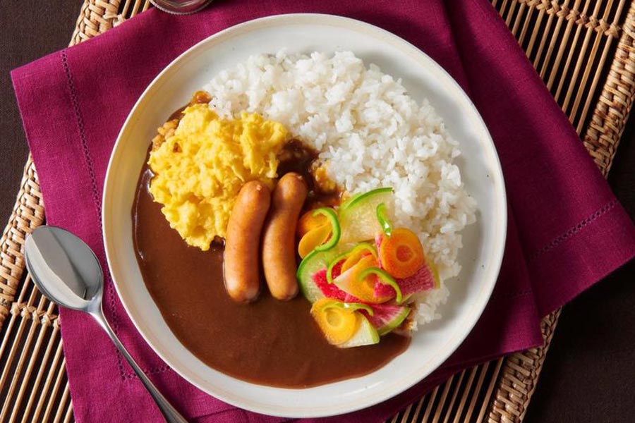 『THE SINGULARI HOTEL & SKYSPA at Universal Studios Japan(ザ シンギュラリ ホテル & スカイスパ アット ユニバーサル・スタジオ・ジャパン)』の「欧風カレー」