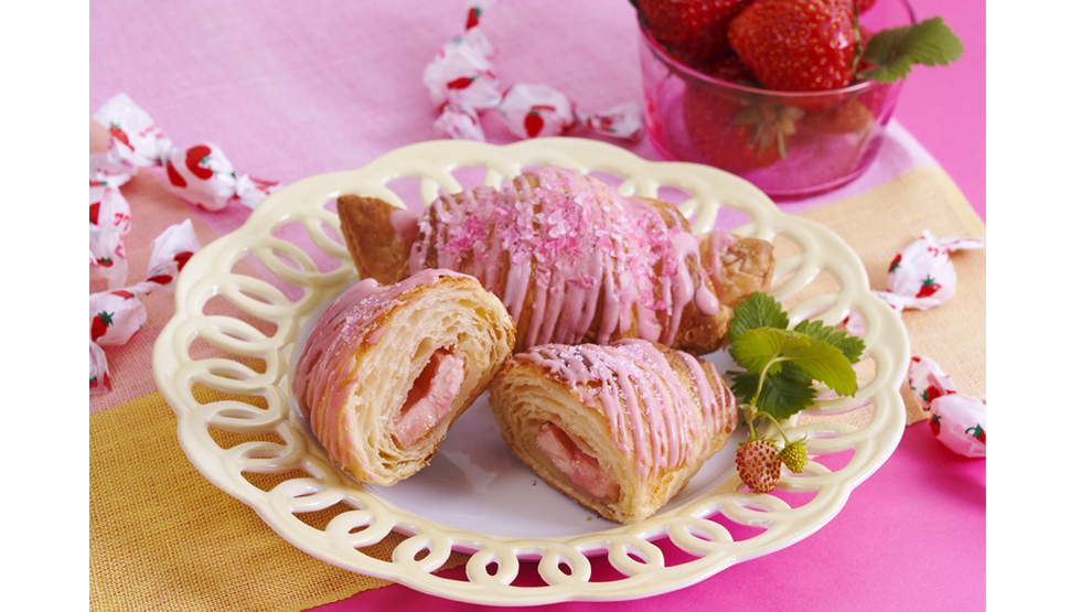 サンマルクカフェ×サクマ製菓「いちごみるく」コラボ商品「プレミアムチョコクロ しあわせのいちごみるく&いちごちょこ」