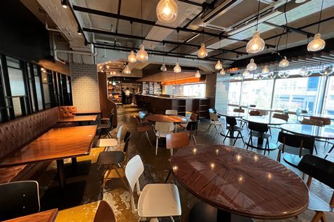 【168 点心飲茶＆バル 銀座インズ】店内2
