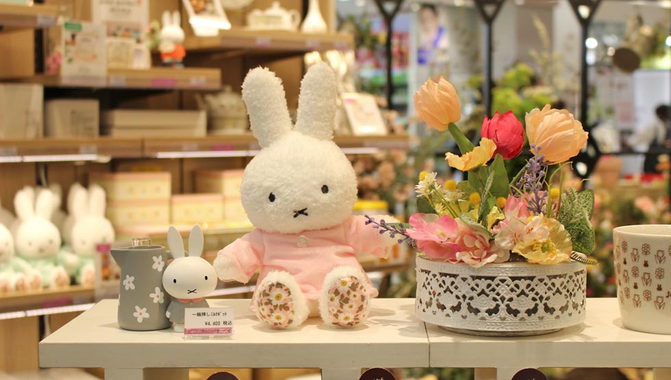 『フラワーミッフィー ジュースガーデン サンシャインシティアルパ店』オープン！ミッフィーのドリンクスタンド誕生