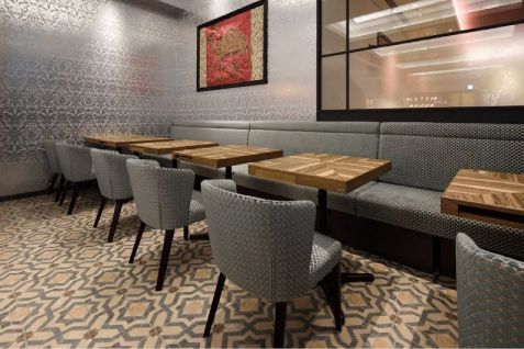 「common cafe 丸の内センタービル店」の店内