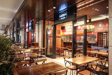「SCHMATZ BEER DINING 京橋」の店内