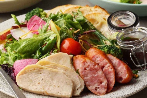「FLOWS GRILL|BAR 東京ミッドタウン八重洲店」の料理例