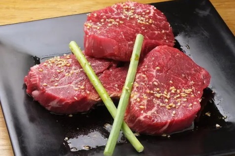 『焼肉ギュービッグ 目黒店』の焼肉