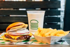 東京・大阪で各1日限定！『Shake Shack× La Cime』のコラボバーカー＆シェイクを販売！