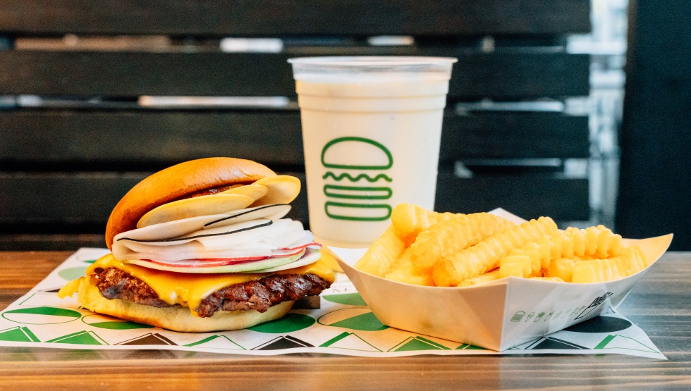『Shake Shack× La Cime』のコラボバーカー＆シェイクを販売！