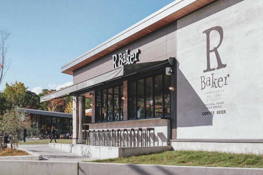 【大阪城】朝のひと時をしあわせにしてくれる『R Baker Inspired by court rosarian 大阪城公園店』の焼きたてパン