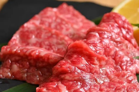 「黒毛和牛焼肉 虎斑 北新地店」の肉例