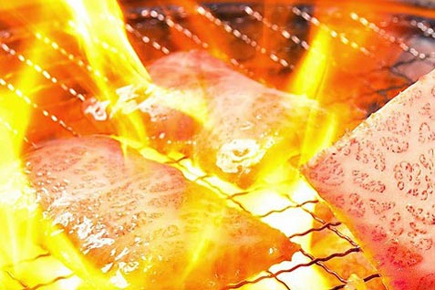 『焼肉×BBQ 食べ放題 焼肉少年団 渋谷店』の「黒毛和牛焼肉」