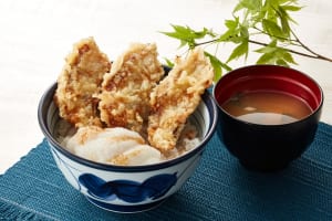 4年ぶりにうなぎの天丼が登場！『天丼てんや』の「うなとろ天丼」7/27より期間限定発売