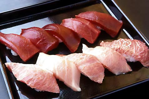 『新明石鮓』の「マグロの握り寿司」