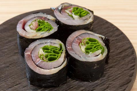 『鮨 仙酢 総本店』の「青魚磯部巻き」
