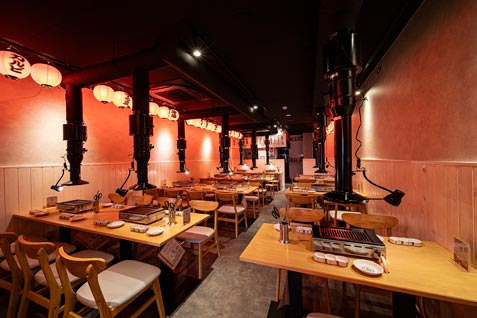 『大衆焼肉びりちゃん 梅田お初天神本店』の店内