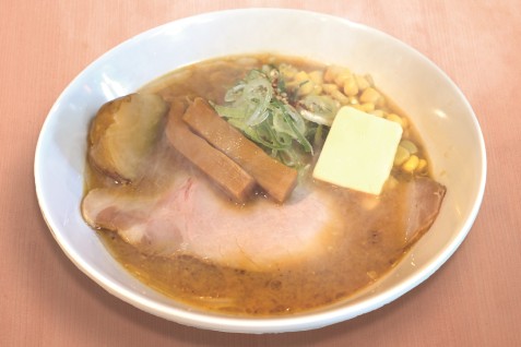 コクミンショクドウ　「どさんこ味噌ラーメン(バターコーン)」