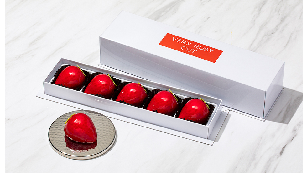 いちごスイーツ専門店『Very Ruby Cut』の苺の生ショコラケーキ「THEいちごルビー」