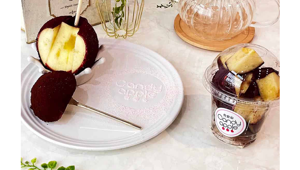 『代官⼭Candy apple 鎌倉店』の「ピュアココア＜ココア味のりんご飴＞」