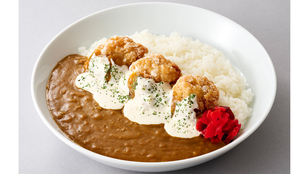 『カレーハウス リオ 新宿店』の「鶏竜田タルタルカレー」