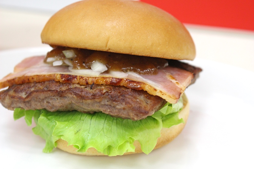 「一頭買い 黒毛和牛バーガー シャリアピンソース～トリュフ風味～」2