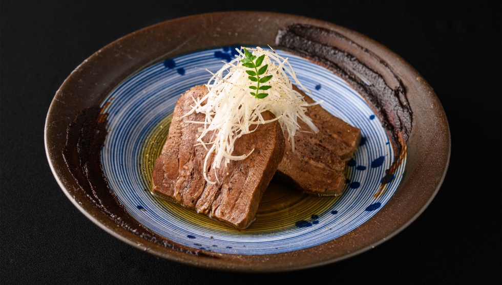 「ゆでタンと煮込み大根」