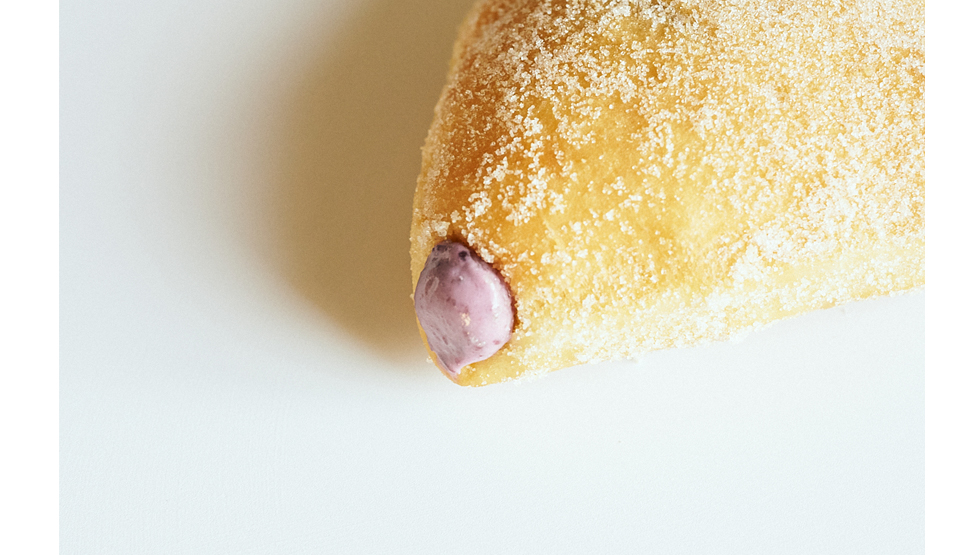 『高尾 さんかく堂』のドーナツ「ブルーベリーチーズケーキ」